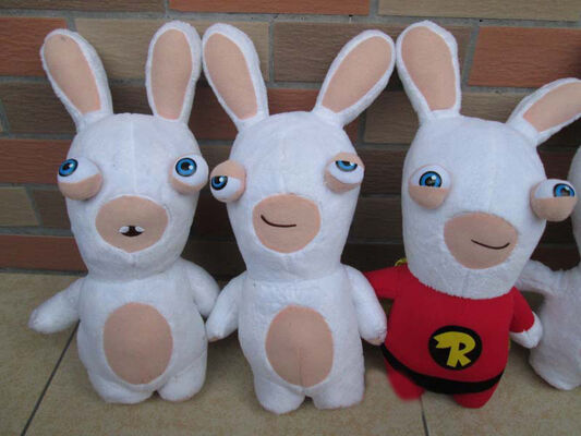 O luxuoso delirante bonito dos desenhos animados de Rayman Rabbids brinca o costume bonito branco