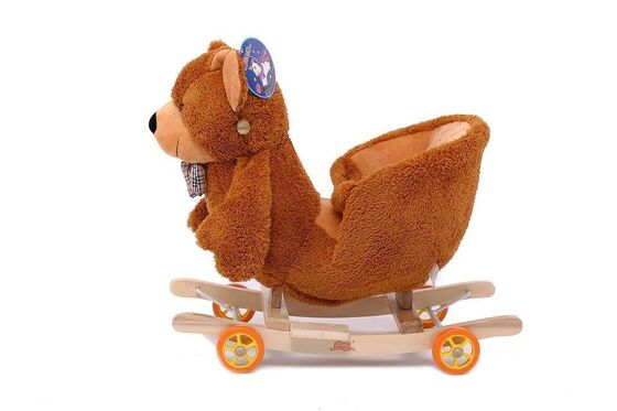 O bebê bonito bonito brinca a cadeira animal de balanço do bebê do luxuoso do urso de peluche