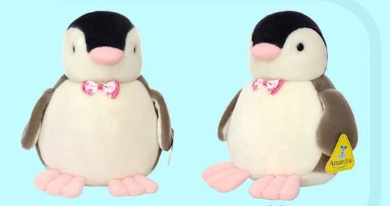 O luxuoso personalizado personalizado brinca o pinguim bonito com cor do laço, a branca e a preta