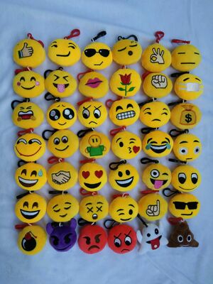 Brinquedo bonito bonito Keychain do luxuoso de Emoji com o gancho para presentes da promoção