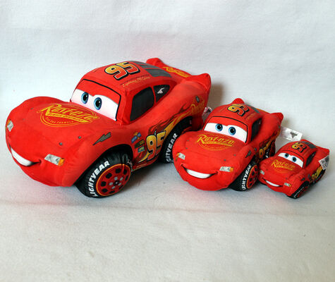 Relâmpago McQueen 95 dos carros 3 dos pilotos da barata de Disney da forma
