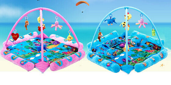 Gyms e esteiras do jogo do bebê azul de Seabeach com plástico e os brinquedos enchidos
