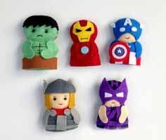 O luxuoso dos desenhos animados da forma brinca os fantoches do dedo de feltro dos vingadores, para presentes da promoção e prêmio