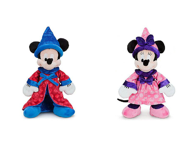 Os bichos de pelúcia Mickey Mouse e Minnie Mouse de Disney acreditam na mágica 12 polegadas